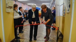 Открытие районной выставки "Реликвии рассказывают" в школьном музее «Герои Ораниенбаумского плацдарма».